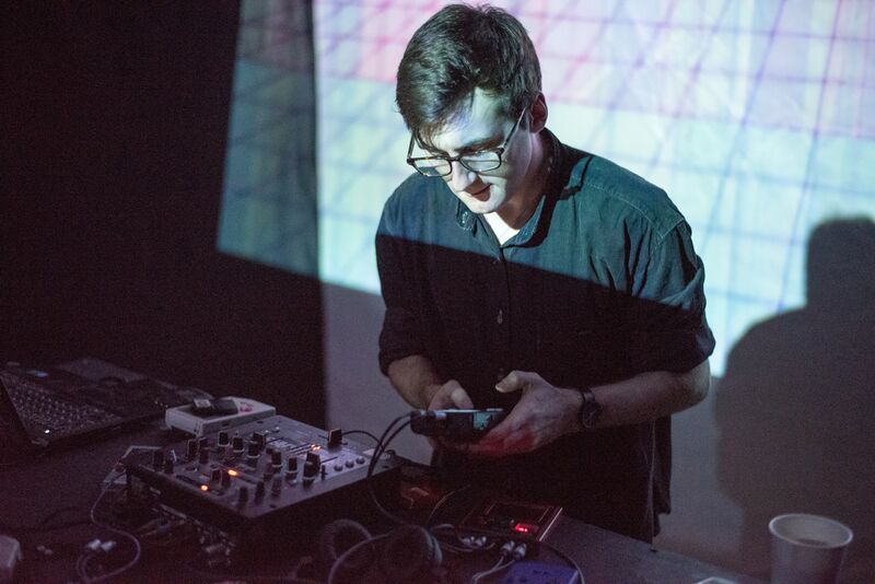 Файл:2xAA 2015.jpg