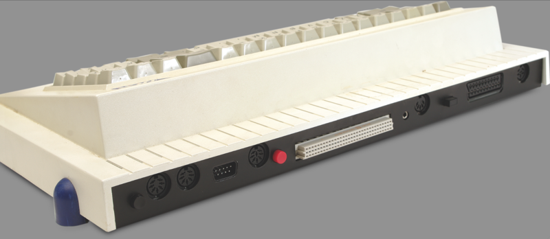 Файл:sam coupe back.png