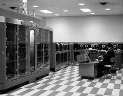 В какой стране был создан компьютер univac